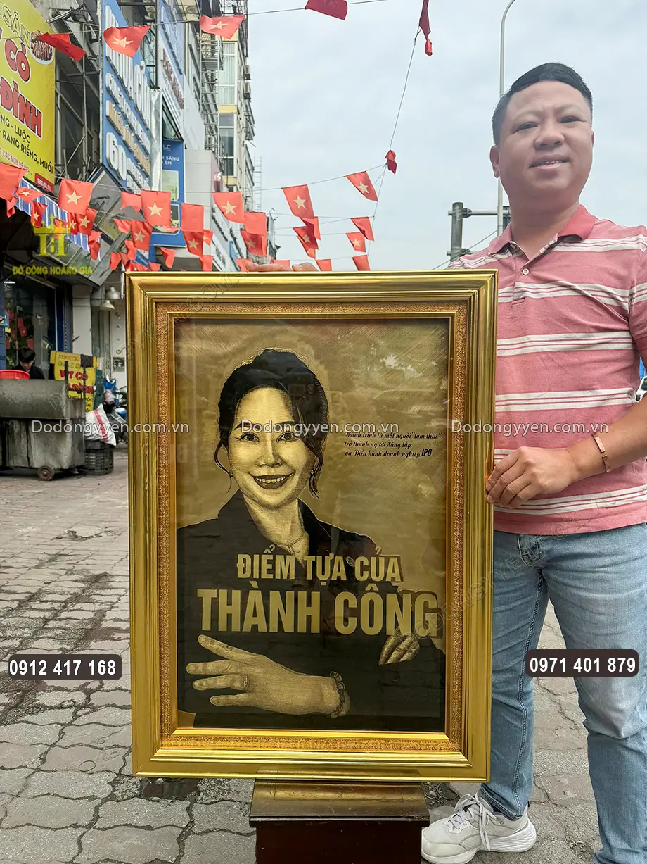 Tranh khung đồng v&ocirc; c&ugrave;ng chắc chắn